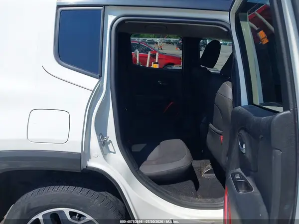 ZACCJBCB6HPE86578 2017 JEEP RENEGADE - Image 8