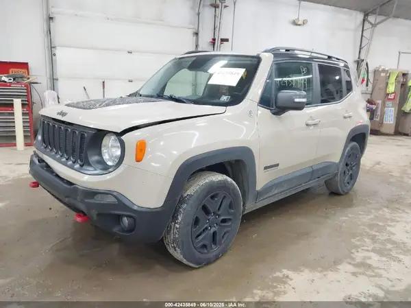 ZACCJBCB6HPE97998 2017 JEEP RENEGADE - Image 2