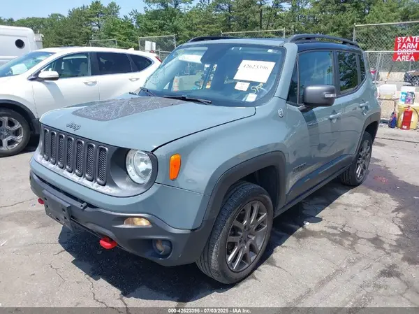 ZACCJBCB6HPF05209 2017 JEEP RENEGADE - Image 2