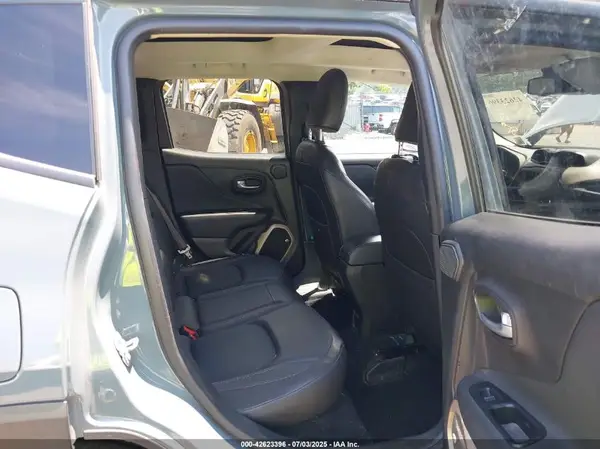 ZACCJBCB6HPF05209 2017 JEEP RENEGADE - Image 8