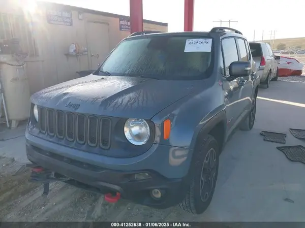 ZACCJBCB6HPF22138 2017 JEEP RENEGADE - Image 2