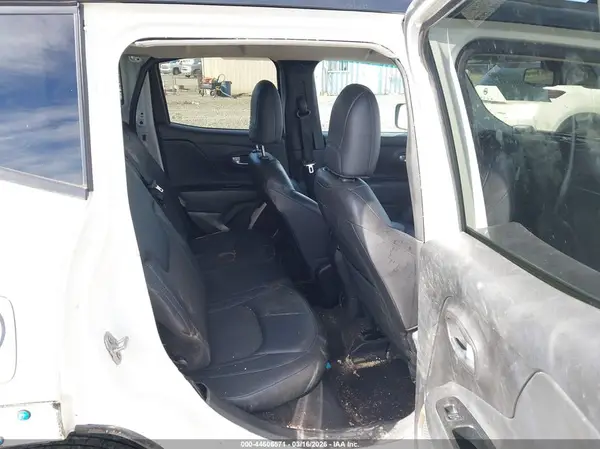 ZACCJBCB6HPF28568 2017 JEEP RENEGADE - Image 8
