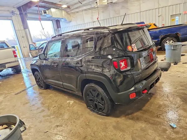 ZACCJBCB6HPF47783 2017 JEEP RENEGADE - Image 2