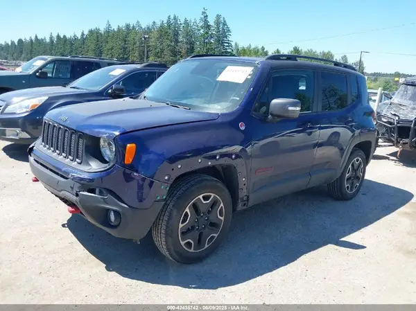 ZACCJBCB6HPF64129 2017 JEEP RENEGADE - Image 2