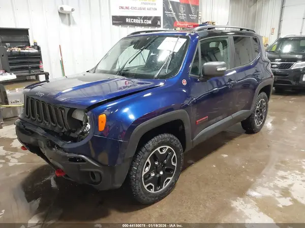 ZACCJBCB6HPG35748 2017 JEEP RENEGADE - Image 2