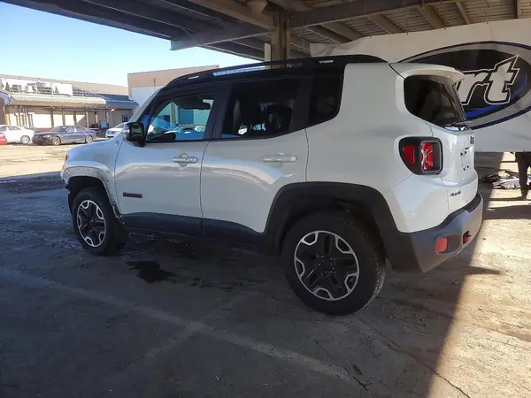 ZACCJBCB6HPG39105 2017 JEEP RENEGADE - Image 2