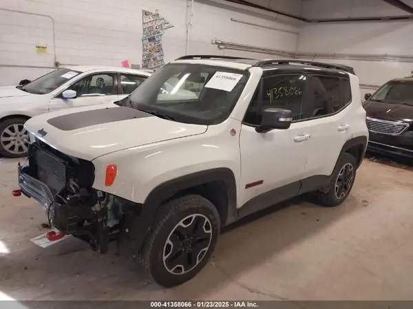 ZACCJBCB6HPG61492 2017 JEEP RENEGADE - Image 2