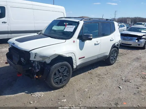ZACCJBCB6JPG71929 2018 JEEP RENEGADE - Image 2