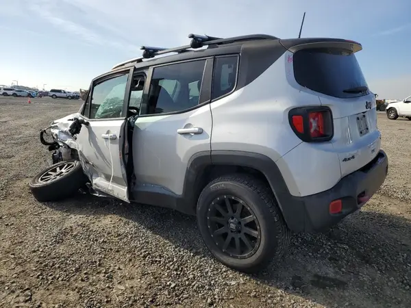 ZACCJBCB6JPG76578 2018 JEEP RENEGADE - Image 2