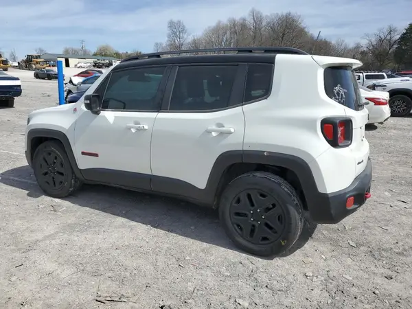 ZACCJBCB6JPG95244 2018 JEEP RENEGADE - Image 2