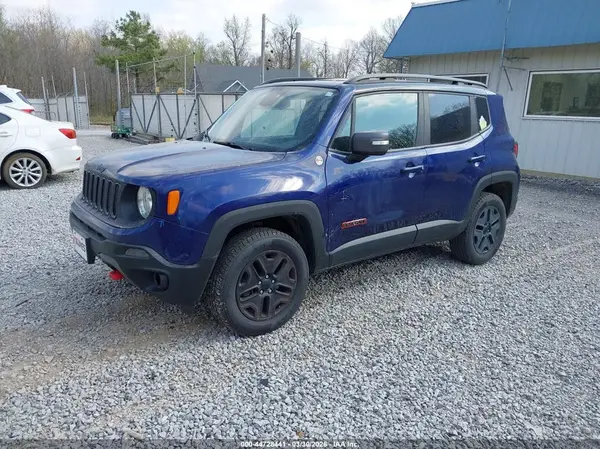 ZACCJBCB6JPH00300 2018 JEEP RENEGADE - Image 2