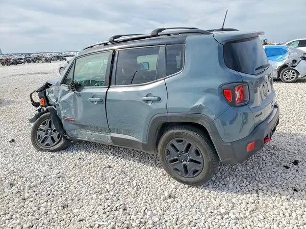 ZACCJBCB6JPH11166 2018 JEEP RENEGADE - Image 2