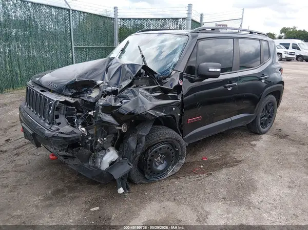 ZACCJBCB6JPH15833 2018 JEEP RENEGADE - Image 2