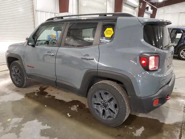 ZACCJBCB6JPH28257 2018 JEEP RENEGADE - Image 2