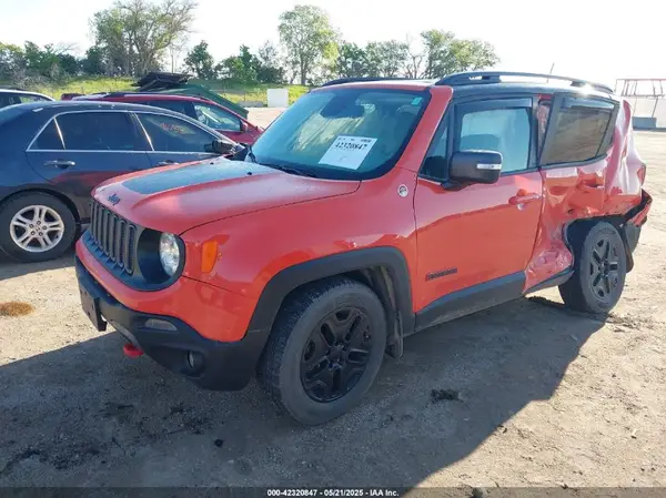 ZACCJBCB6JPH44846 2018 JEEP RENEGADE - Image 2