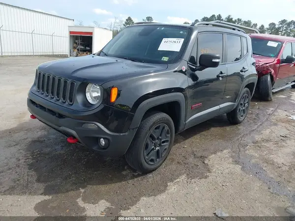 ZACCJBCB6JPH64904 2018 JEEP RENEGADE - Image 2