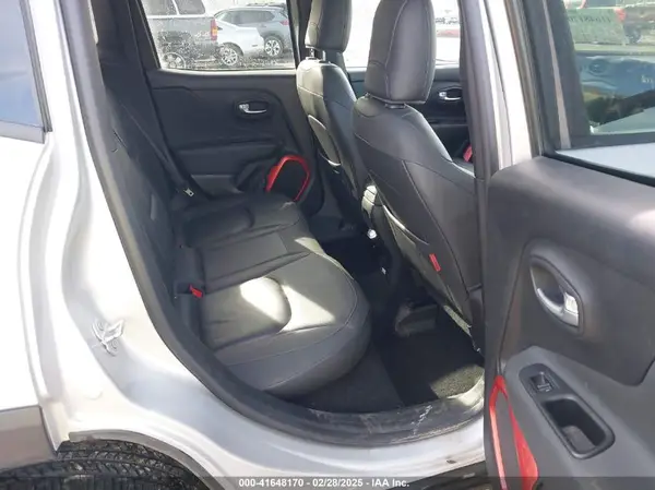 ZACCJBCB6JPH69309 2018 JEEP RENEGADE - Image 8