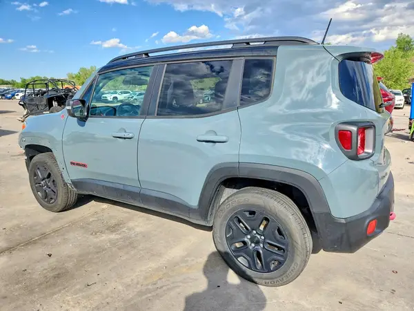 ZACCJBCB6JPH77698 2018 JEEP RENEGADE - Image 2