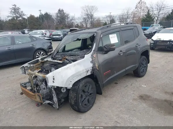 ZACCJBCB6JPH83422 2018 JEEP RENEGADE - Image 2