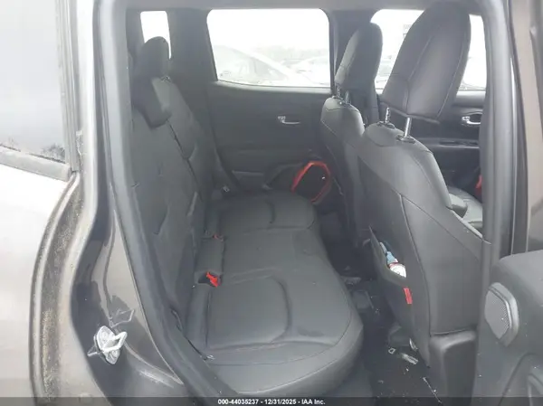 ZACCJBCB6JPH83422 2018 JEEP RENEGADE - Image 8