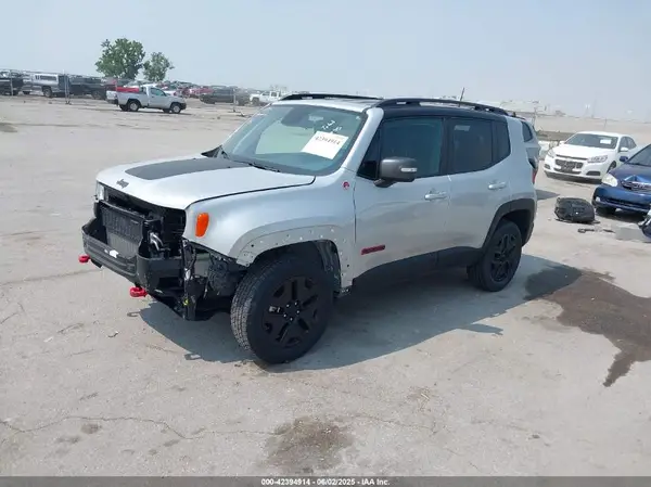 ZACCJBCB6JPH86837 2018 JEEP RENEGADE - Image 2