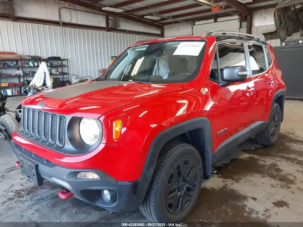 ZACCJBCB6JPJ00583 2018 JEEP RENEGADE - Image 2