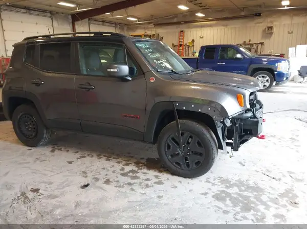 ZACCJBCB6JPJ01152 2018 JEEP RENEGADE - Image 1