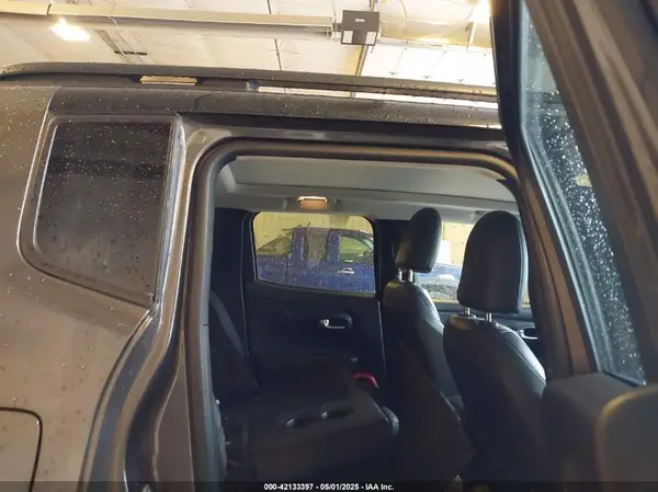 ZACCJBCB6JPJ01152 2018 JEEP RENEGADE - Image 8