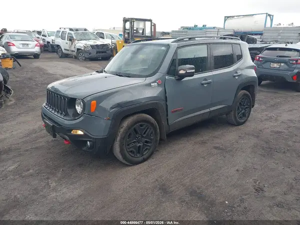ZACCJBCB6JPJ02186 2018 JEEP RENEGADE - Image 2