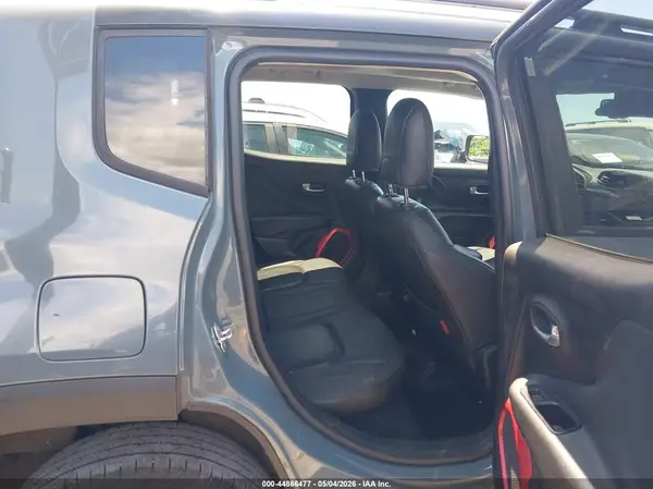 ZACCJBCB6JPJ02186 2018 JEEP RENEGADE - Image 8