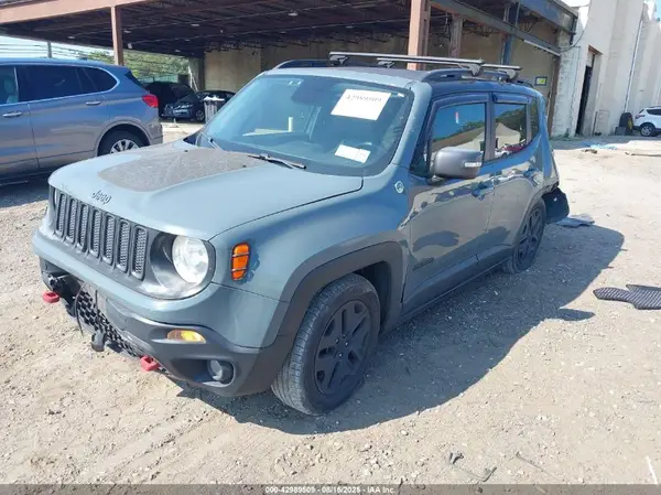 ZACCJBCB7HPE83995 2017 JEEP RENEGADE - Image 2