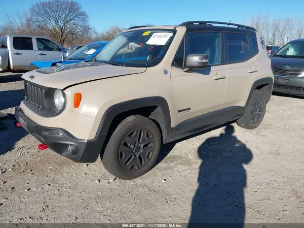 ZACCJBCB7HPF20933 2017 JEEP RENEGADE - Image 2