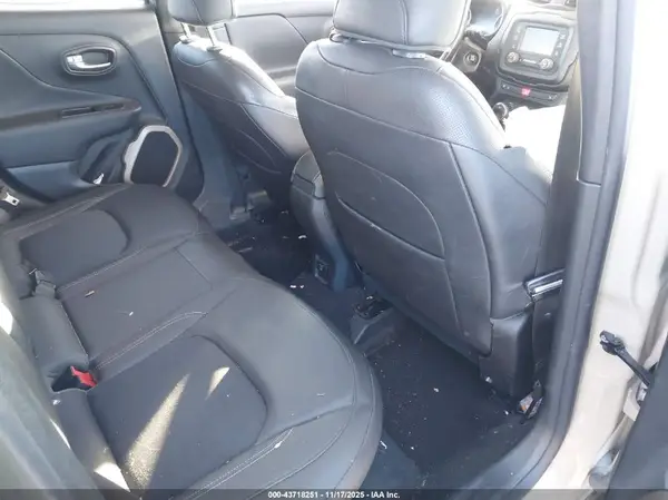ZACCJBCB7HPF20933 2017 JEEP RENEGADE - Image 8