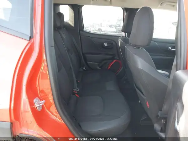 ZACCJBCB7HPF25940 2017 JEEP RENEGADE - Image 8