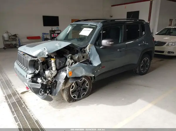 ZACCJBCB7HPF35416 2017 JEEP RENEGADE - Image 2