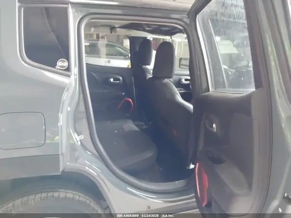 ZACCJBCB7HPF35416 2017 JEEP RENEGADE - Image 8