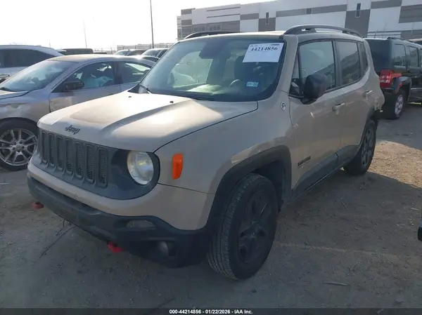 ZACCJBCB7HPF61093 2017 JEEP RENEGADE - Image 2