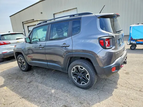 ZACCJBCB7HPF84261 2017 JEEP RENEGADE - Image 2
