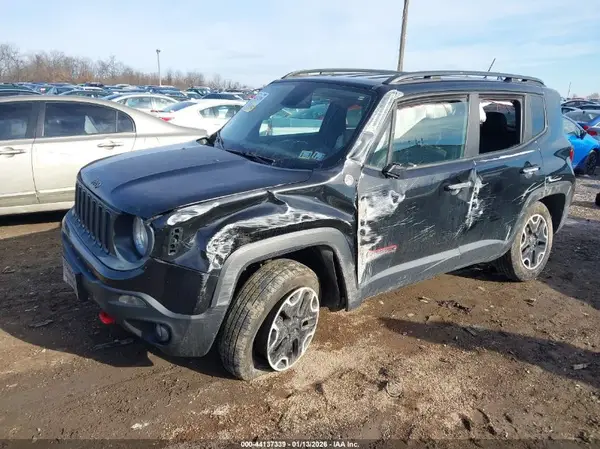 ZACCJBCB7HPG40814 2017 JEEP RENEGADE - Image 2