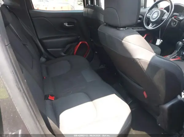 ZACCJBCB7HPG42238 2017 JEEP RENEGADE - Image 8