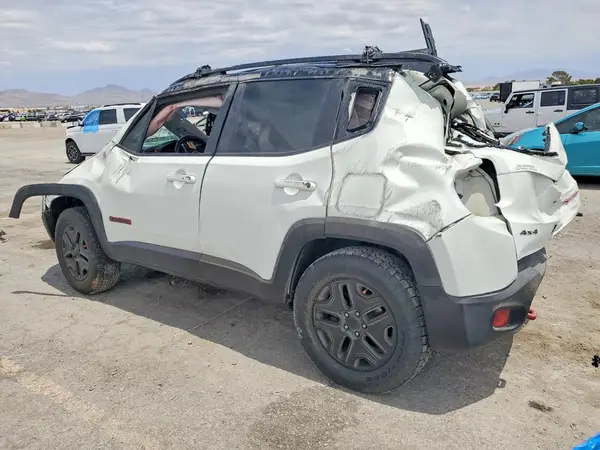 ZACCJBCB7JPG85936 2018 JEEP RENEGADE - Image 2