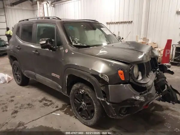 ZACCJBCB7JPG85967 2018 JEEP RENEGADE - Image 1