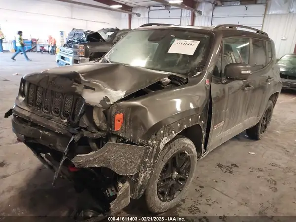 ZACCJBCB7JPG85967 2018 JEEP RENEGADE - Image 2