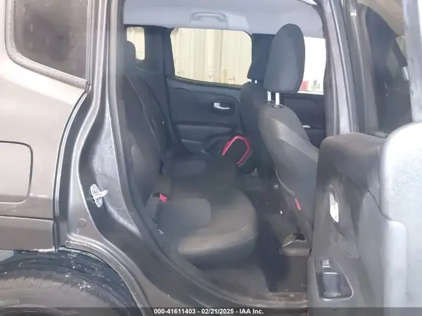 ZACCJBCB7JPG85967 2018 JEEP RENEGADE - Image 8