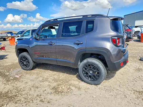 ZACCJBCB7JPG91476 2018 JEEP RENEGADE - Image 2