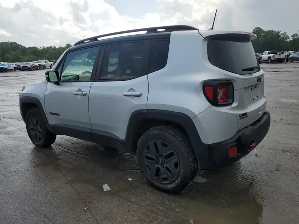 ZACCJBCB7JPG93731 2018 JEEP RENEGADE - Image 2