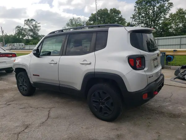 ZACCJBCB7JPG99125 2018 JEEP RENEGADE - Image 2