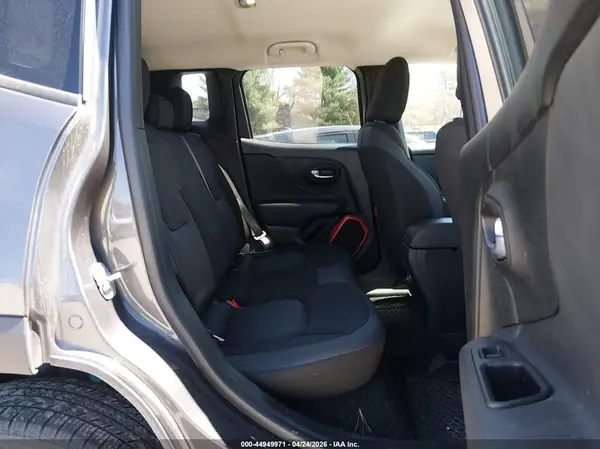 ZACCJBCB7JPH12049 2018 JEEP RENEGADE - Image 8