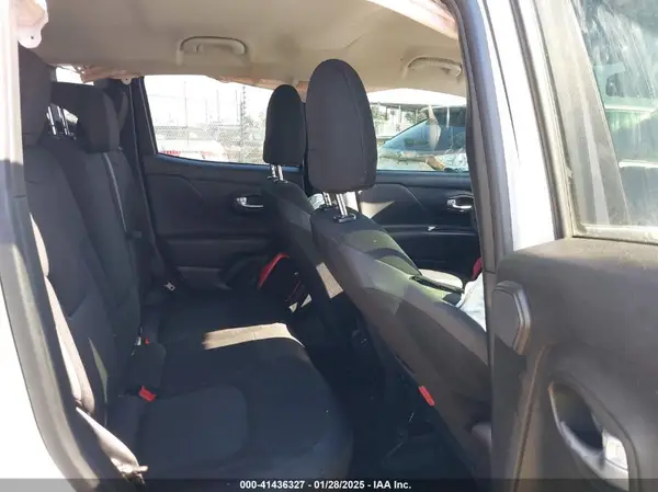 ZACCJBCB7JPH42314 2018 JEEP RENEGADE - Image 8
