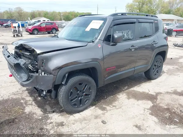 ZACCJBCB7JPH42667 2018 JEEP RENEGADE - Image 2